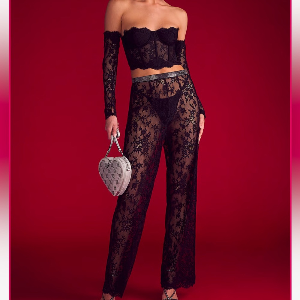 NWT VICTORIA'S SECRET
Twinkle Lace Trousers